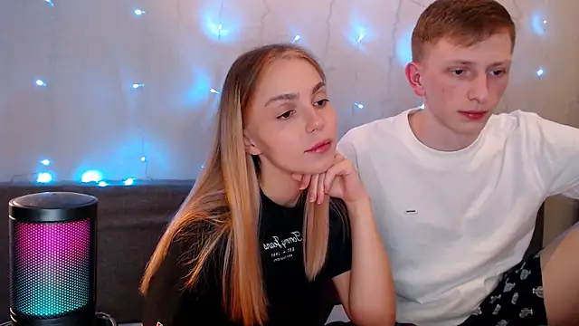 juliaanddima online show from 09/14/25, 10:53