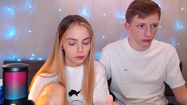 juliaanddima online show from 10/03/25, 09:56