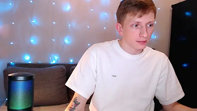 juliaanddima online show from 10/08/25, 09:01