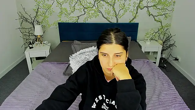 Linda EX online show from 12/05/24, 02:33