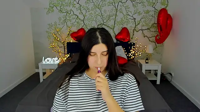 Linda EX online show from 02/21/25, 10:50