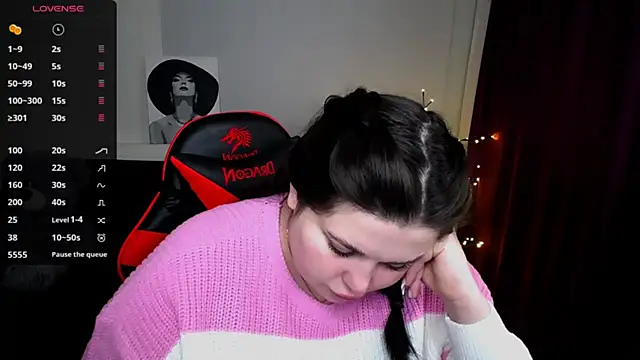 Emily Mo online show from 02/12/25, 06:51