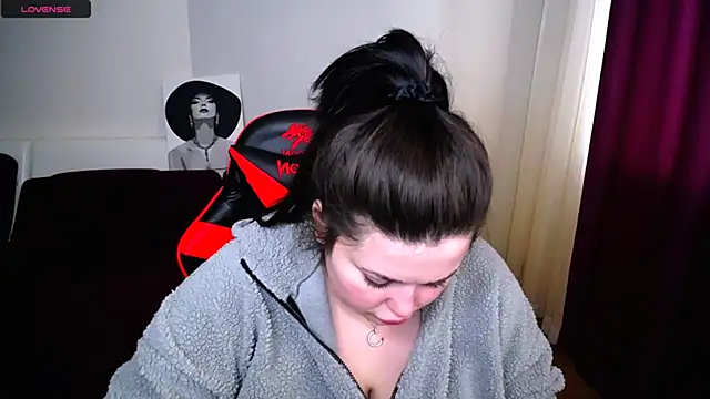 Emily Mo online show from 03/05/25, 09:49