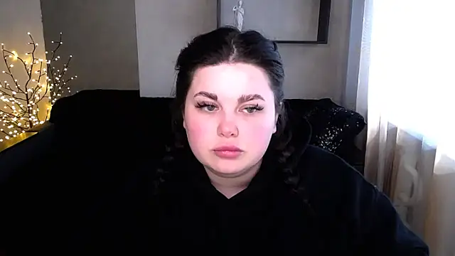 Emily Mo online show from 03/21/25, 09:34