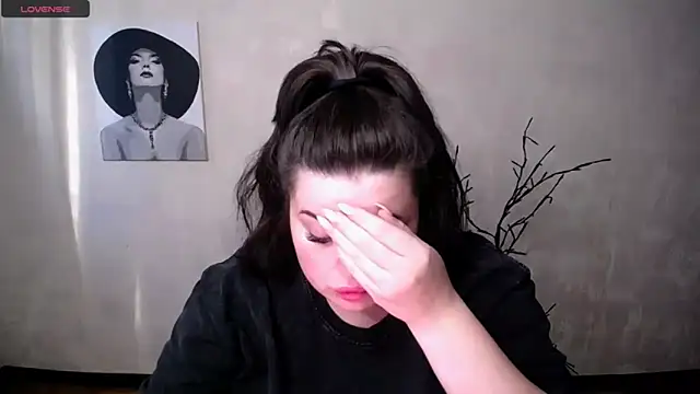 Emily Mo online show from 09/25/25, 05:33