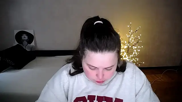 Emily Mo online show from 04/18/26, 05:44