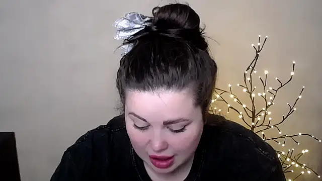 Emily Mo online show from 05/19/26, 05:14