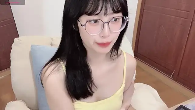 4uoki online show from 03/22/25, 10:04