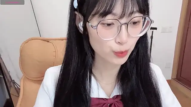 4uoki online show from 09/21/25, 02:19