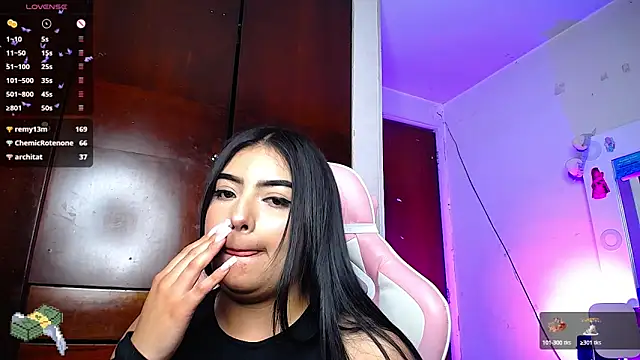 Snapshot of eva_six chatting on 12/12/24, 10:52 eva six online show from 12/12/24, 10:52