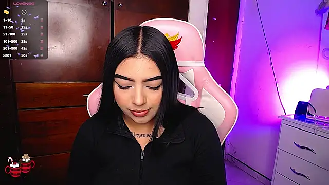 Snapshot of eva_six chatting on 12/19/24, 07:51 eva six online show from 12/19/24, 07:51