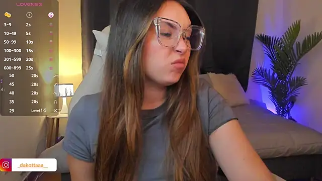 dakottaa  online show from 02/10/26, 12:04