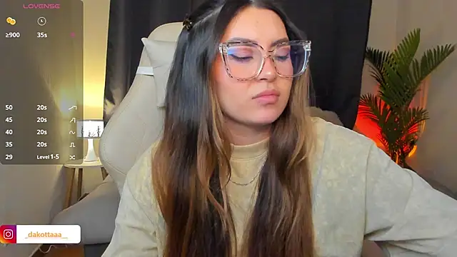 dakottaa  online show from 04/14/26, 11:33