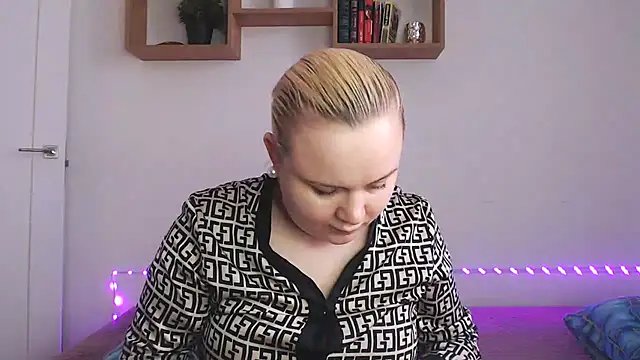 Snapshot of Karolina_love_ chatting on 02/27/26, 07:41 Karolina love online show from 02/27/26, 07:41