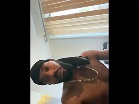 Snapshot of fulsome_change223 chatting on 10/09/25, 09:35 fulsome change223 online show from 10/09/25, 09:35