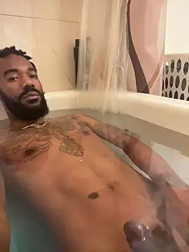 Snapshot of fulsome_change223 chatting on 10/18/25, 01:41 fulsome change223 online show from 10/18/25, 01:41