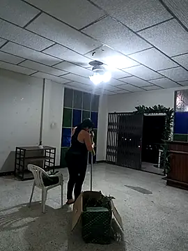 DanelyLopez online show from 12/19/25, 01:34