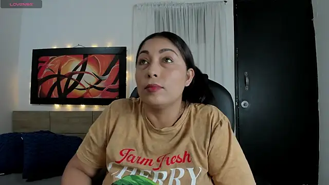 Lauralove 69 online show from 07/19/26, 11:19