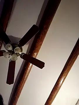 Thicknjuicy1986 online show from 03/16/26, 07:23