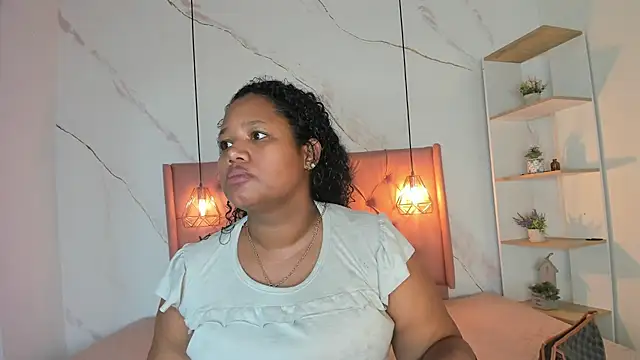 Belle Brunette online show from 12/05/25, 08:38