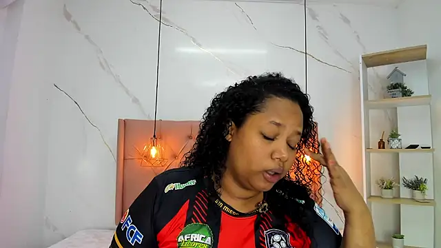 Belle Brunette online show from 04/06/26, 11:55