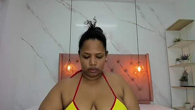 Snapshot of Belle_Brunette chatting on 06/27/26, 12:10 Belle Brunette online show from 06/27/26, 12:10