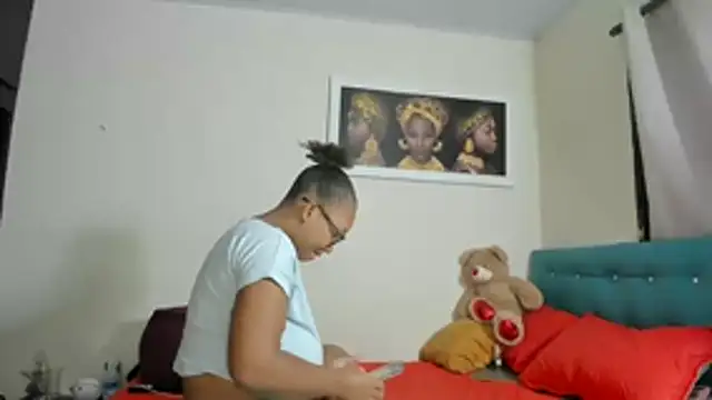 megan-hotxx online show from 12/01/25, 02:27