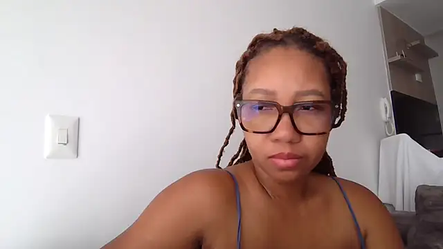 megan-hotxx online show from 04/05/26, 03:20