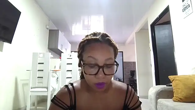 megan-hotxx online show from 04/08/26, 03:45