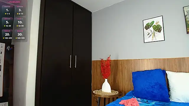 EmiliBonnie online show from 12/19/25, 10:44