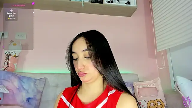 tinysara online show from 02/09/26, 05:06