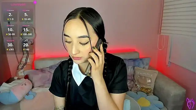 tinysara online show from 03/06/26, 04:25