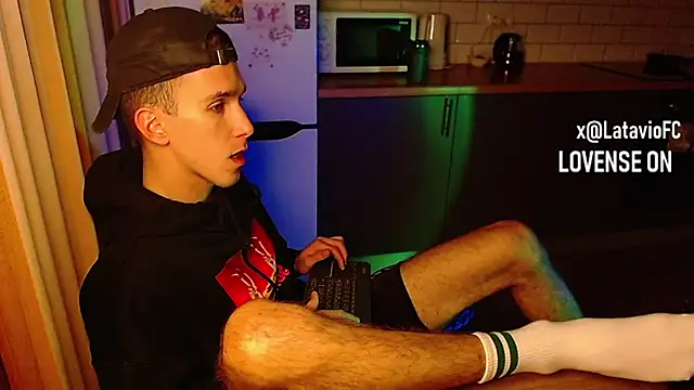 Snapshot of Midnighter_ chatting on 09/28/25, 03:23 Midnighter  online show from 09/28/25, 03:23