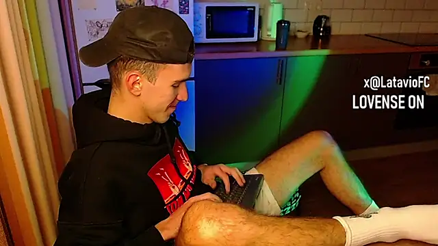 Snapshot of Midnighter_ chatting on 09/30/25, 02:38 Midnighter  online show from 09/30/25, 02:38