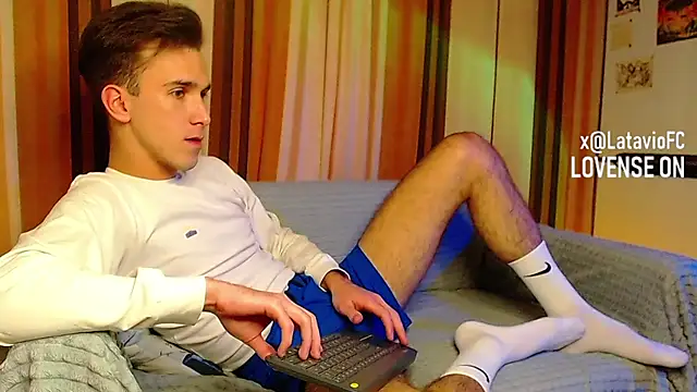 Snapshot of Midnighter_ chatting on 11/04/25, 12:10 Midnighter online show from 11/04/25, 12:10