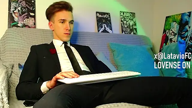 Snapshot of Midnighter_ chatting on 03/04/26, 11:16 Midnighter online show from 03/04/26, 11:16