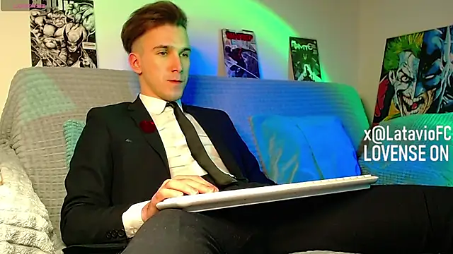 Midnighter  online show from 04/12/26, 02:27