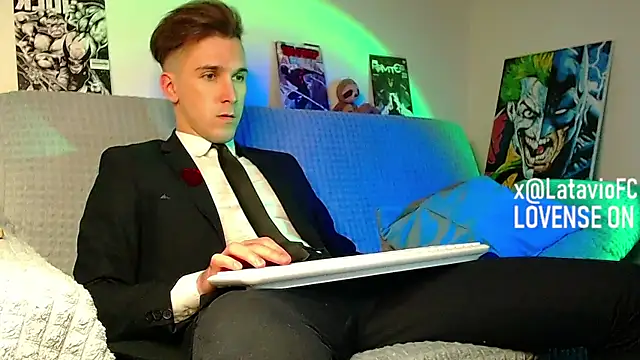 Midnighter  online show from 04/28/26, 06:02