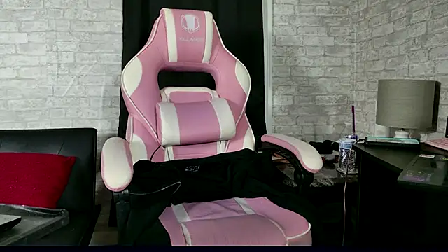 Marie Wadsworthy online show from 10/09/25, 01:53