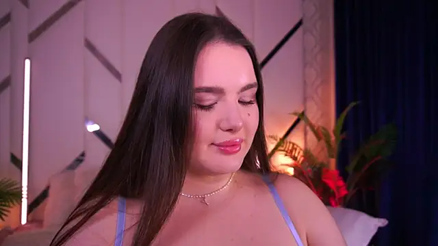 Snapshot of CuteAmberr chatting on 12/17/25, 12:49 CuteAmberr online show from 12/17/25, 12:49