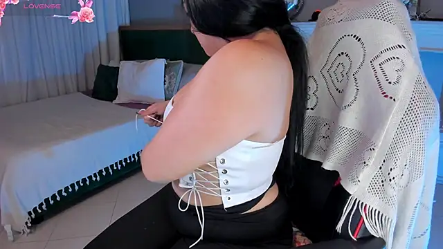 Snapshot of scarlet_miller1 chatting on 03/04/25, 11:51 scarlet miller1 online show from 03/04/25, 11:51