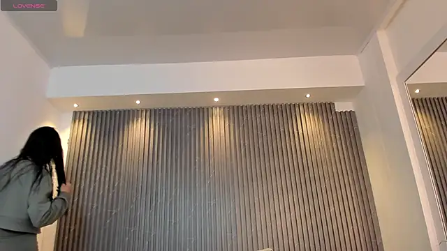 charlottewhitte online show from 03/21/25, 11:33