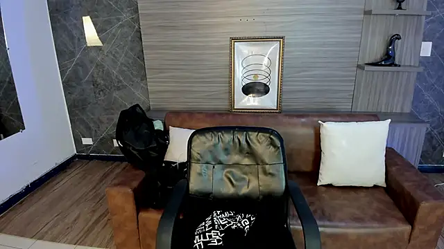 charlottewhitte online show from 10/15/25, 11:21