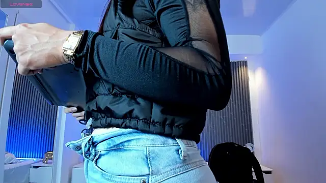 charlottewhitte online show from 02/04/26, 02:45