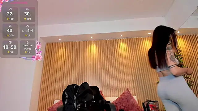 charlottewhitte online show from 02/12/26, 11:16