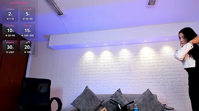 charlottewhitte online show from 02/15/26, 11:52