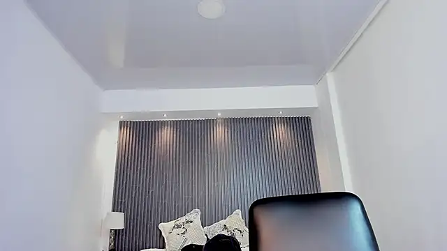 charlottewhitte online show from 04/13/26, 11:27