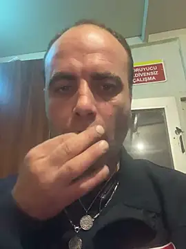 Snapshot of mustican422 chatting on 12/07/24, 11:34 mustican422 online show from 12/07/24, 11:34