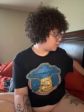 QueenNuttCollector online show from 09/11/25, 03:56