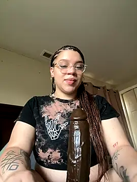 QueenNuttCollector online show from 11/20/25, 04:18